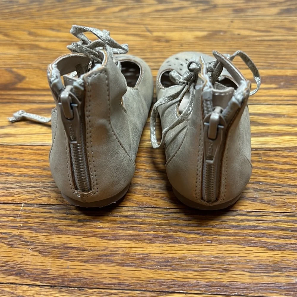 ❤️2/$15❤️5/$25❤️ CAT & JACK | Champagne lace up flats/shoes